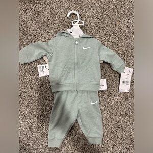 Baby Nike outfit 3months